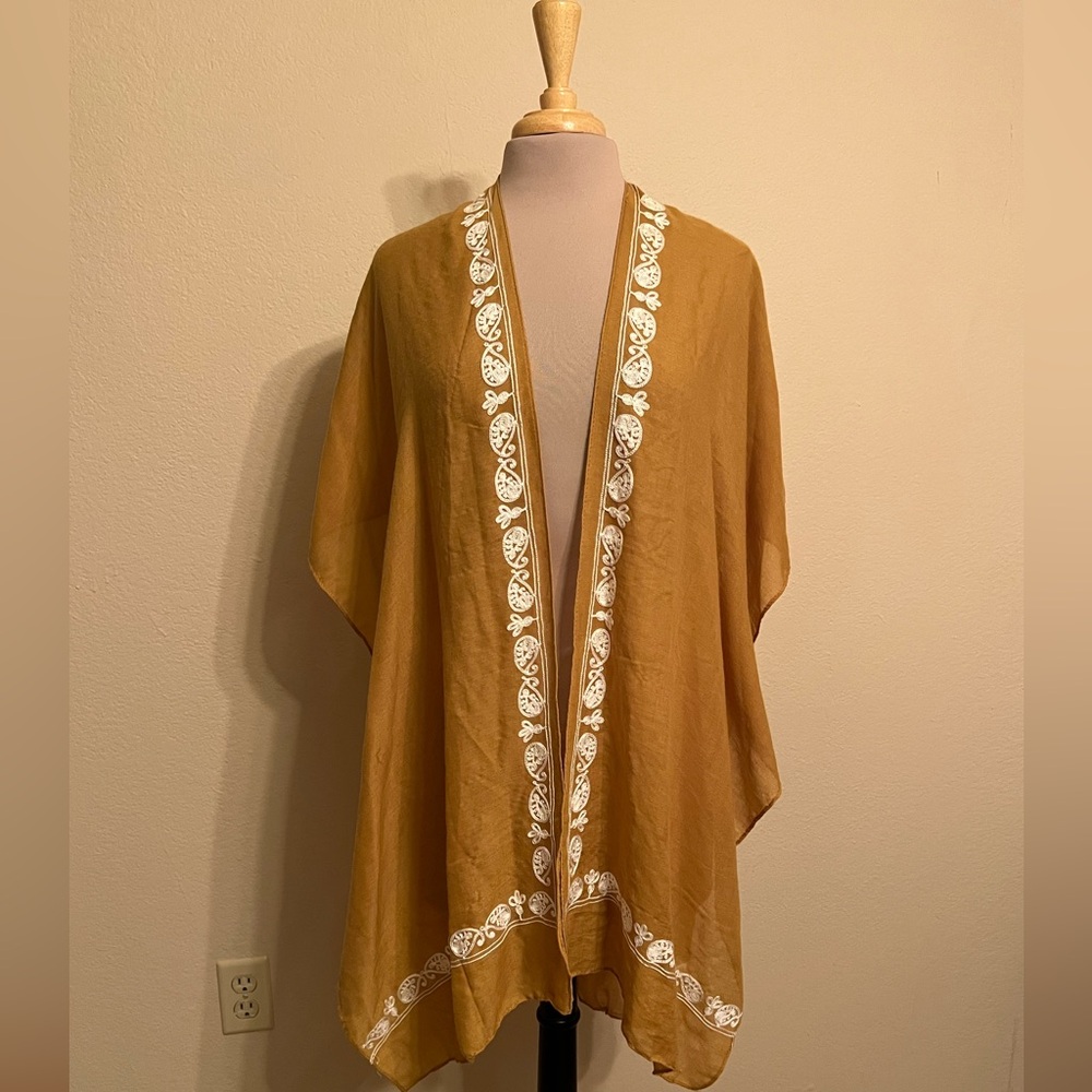Fancy gold split side kimono